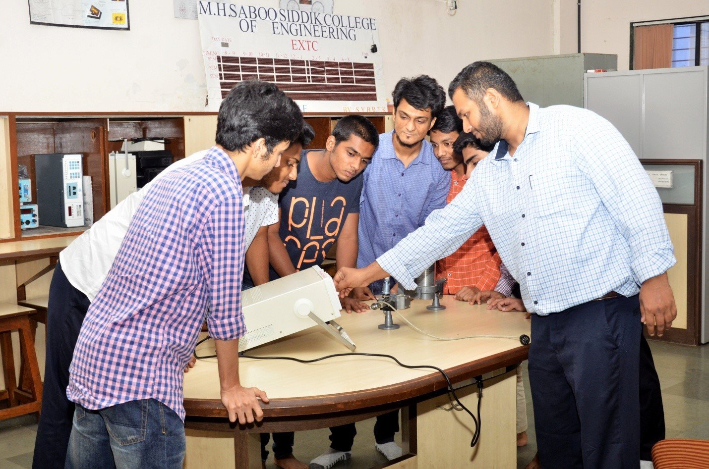 ANTENNA WAVE PROPAGATION LAB-6